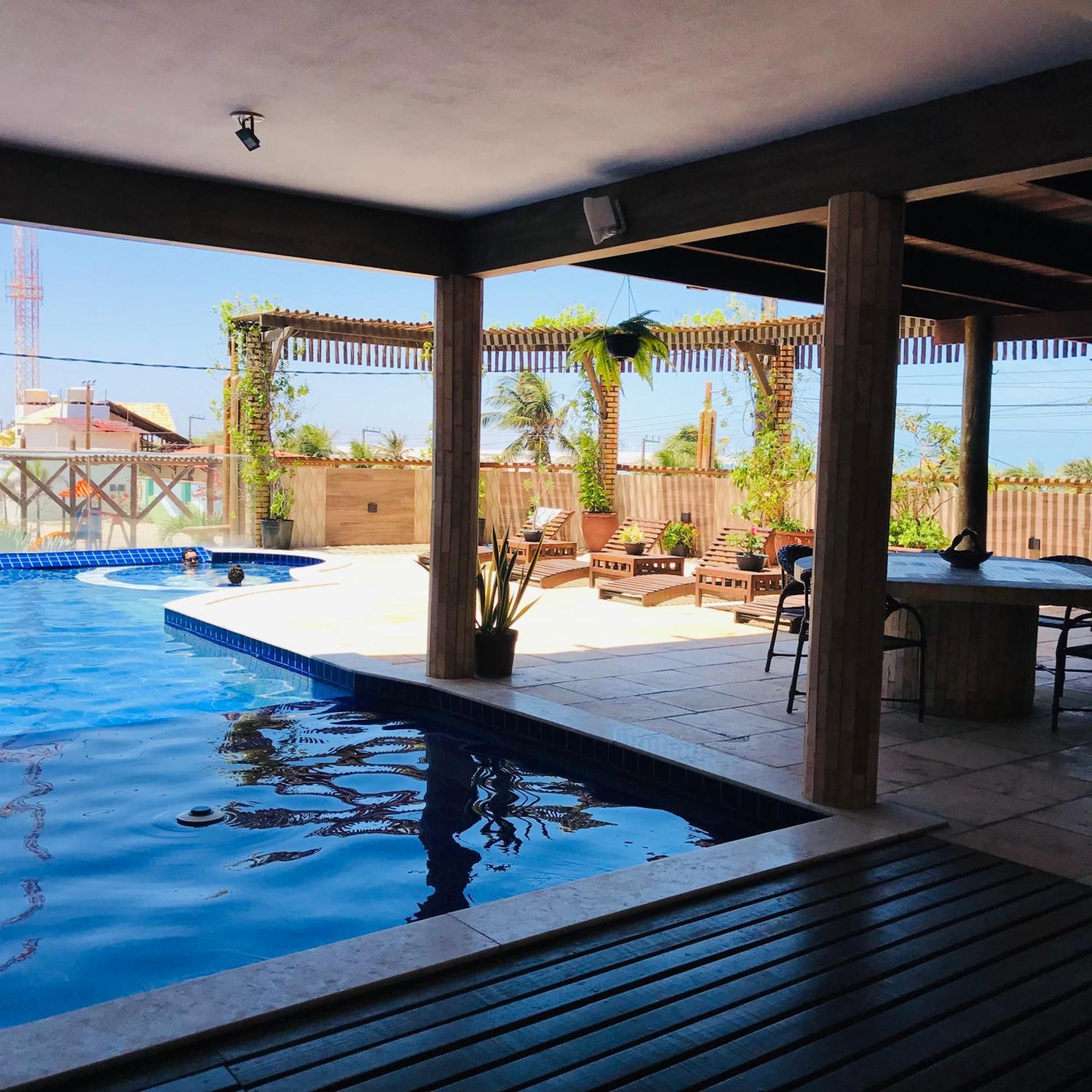 Hotel Pousada Latitude Canoa Quebrada Buitenkant foto