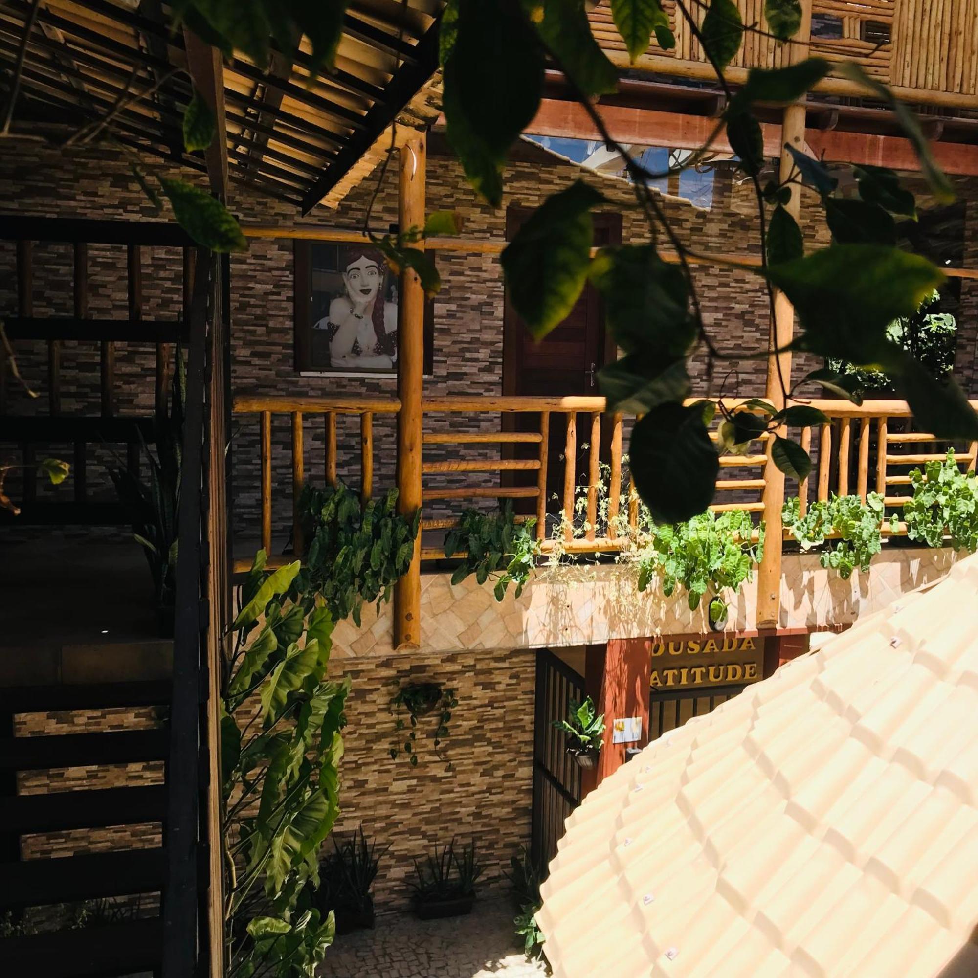 Hotel Pousada Latitude Canoa Quebrada Buitenkant foto
