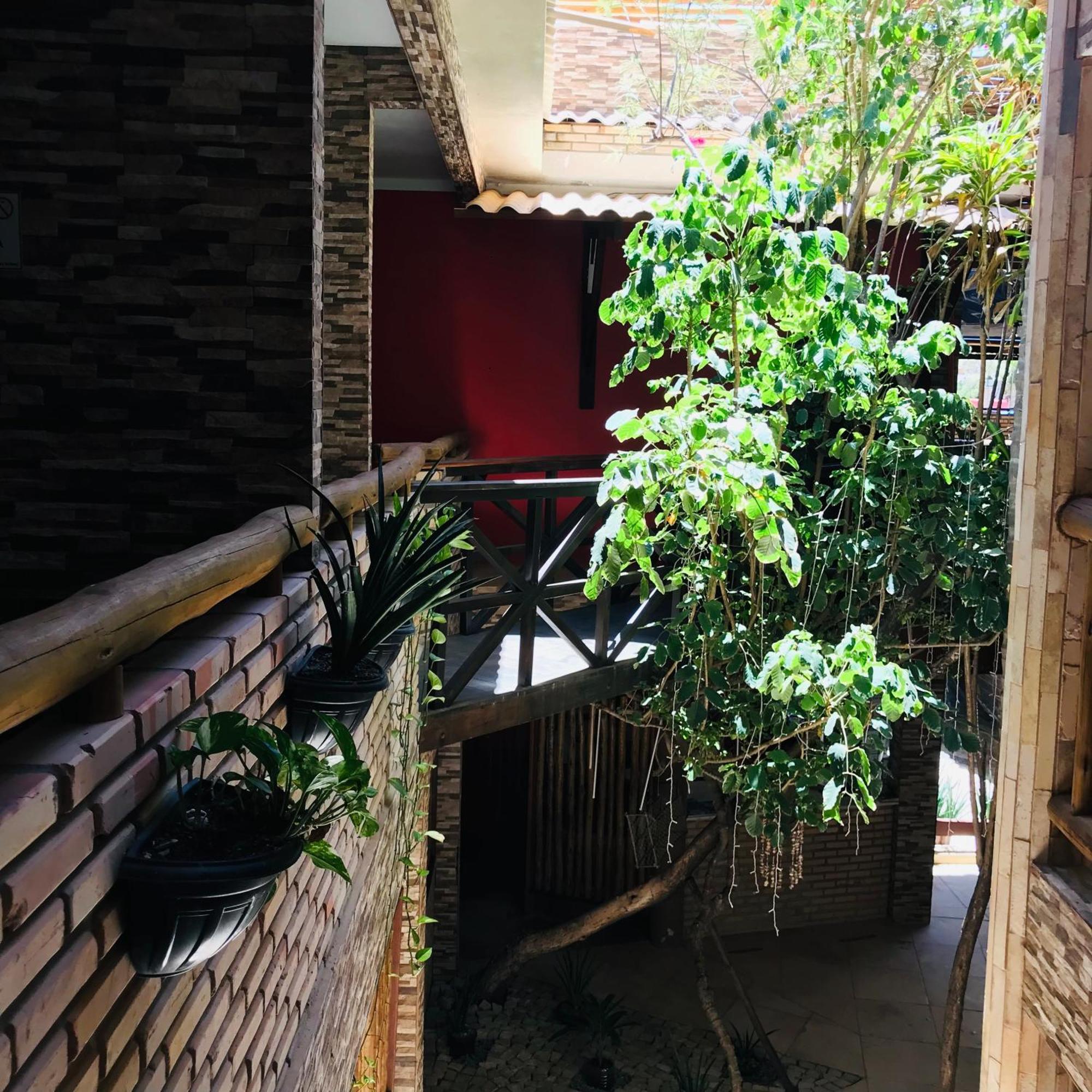 Hotel Pousada Latitude Canoa Quebrada Buitenkant foto